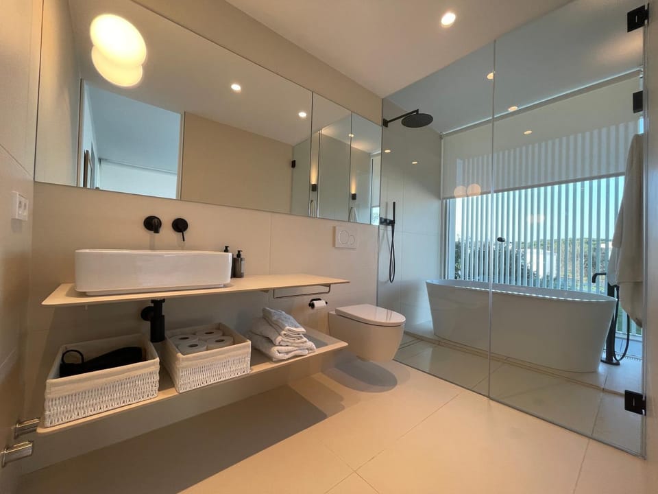 Holiday Rentals at Camiral, a Quinta do Lago Resort Villa in Selva
