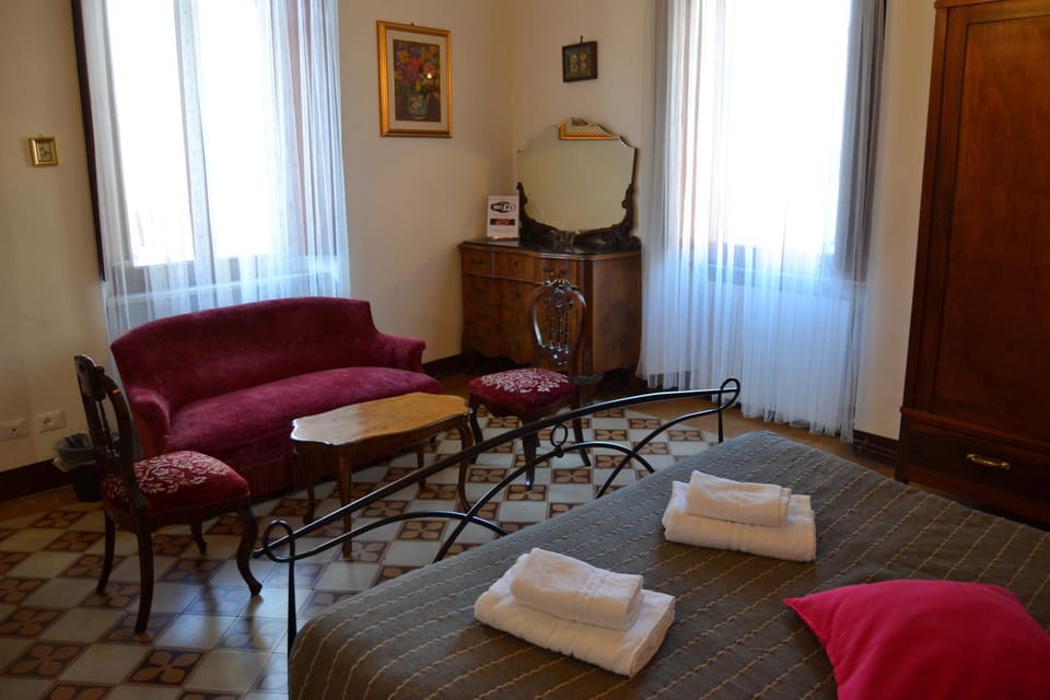 Other, Photo of the whole room, Decorative detail