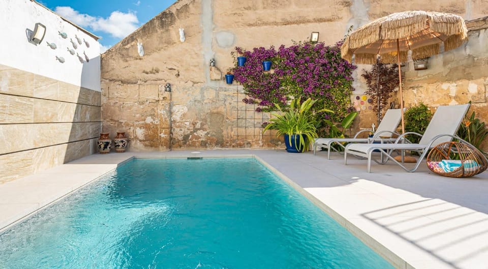 Swimming pool, Swimming pool