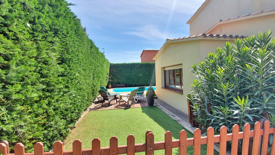 Garden, Swimming pool, sunbed
