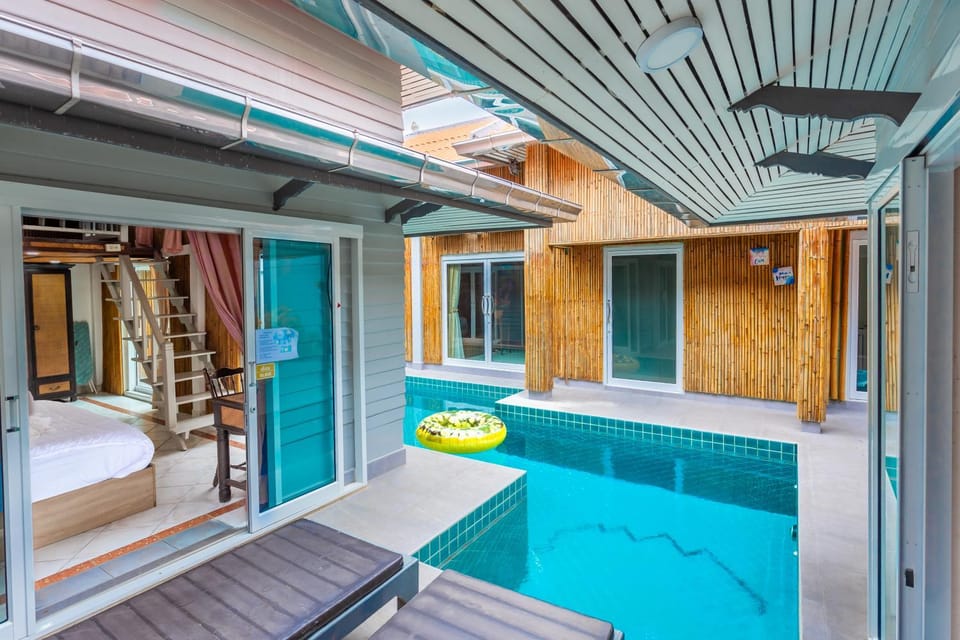 Pool view, Swimming pool