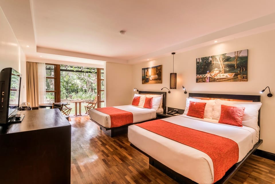 Garden, Seating area, Bedroom