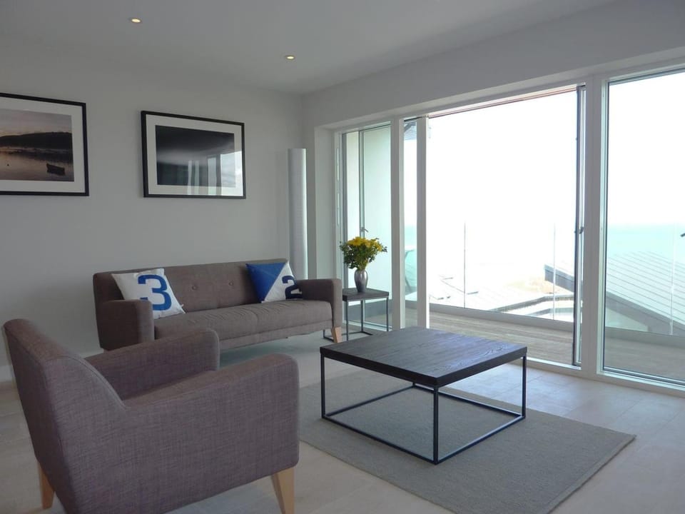 Flat 8 Seascape House in Newquay
