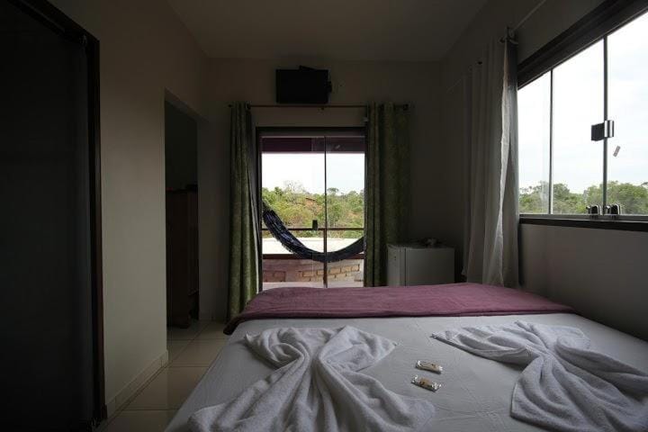 Property building, Bed, Photo of the whole room, Bedroom, towels