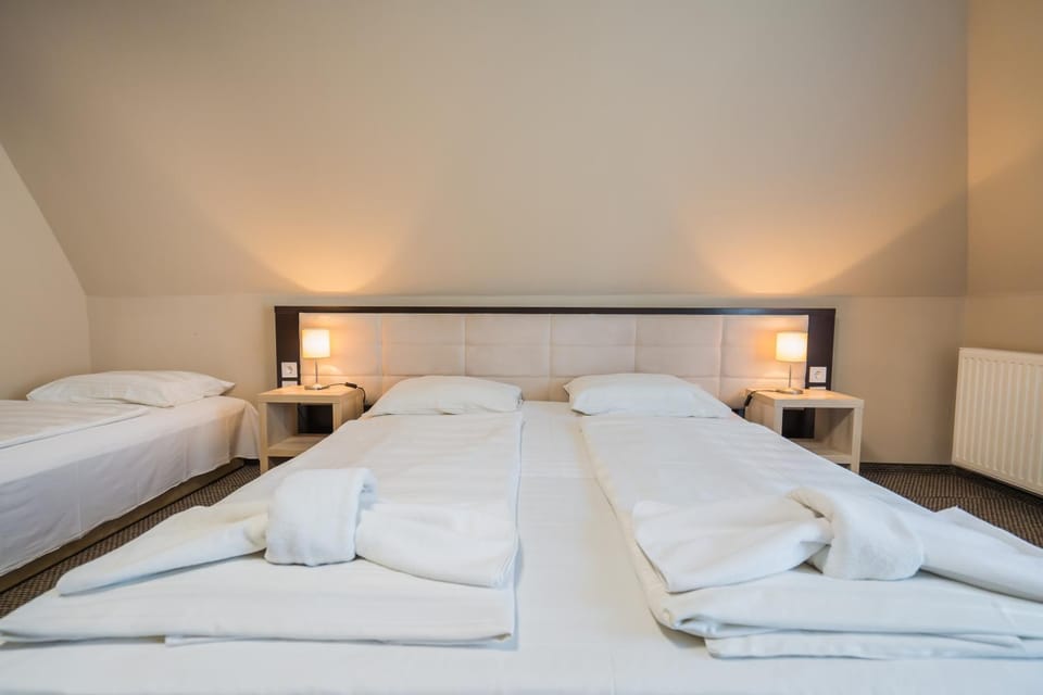 Beach Family Rooms Bed and Breakfast in Siófok