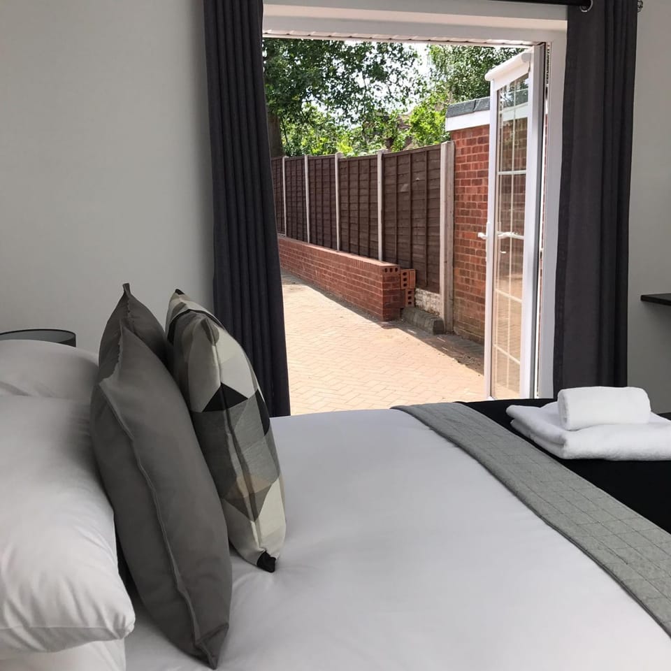 Coleman Studios Bed and Breakfast in Wolverhampton