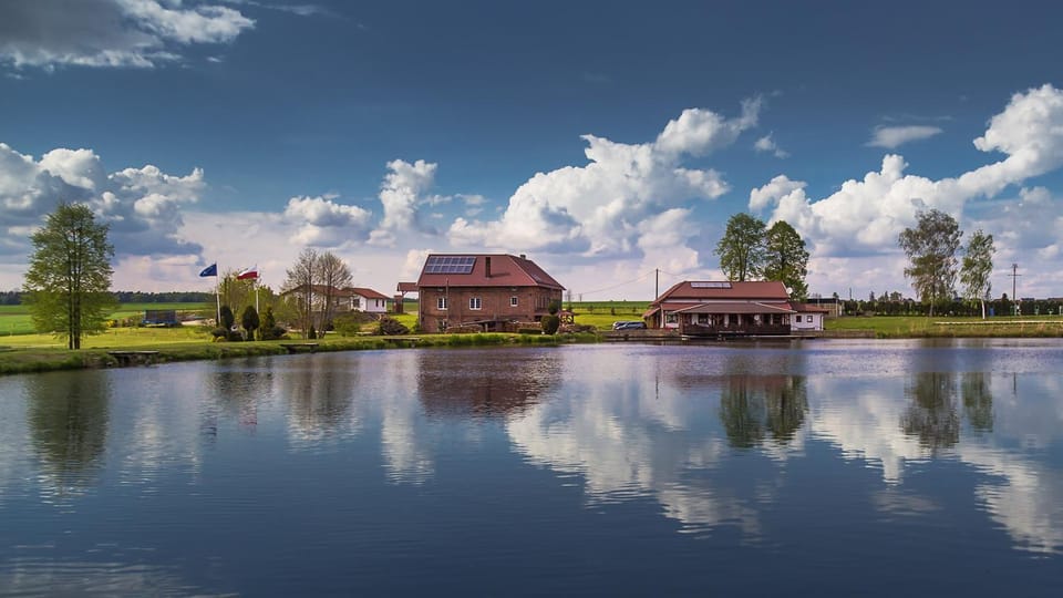 Restaurant/places to eat, Natural landscape, Lake view, Area and facilities