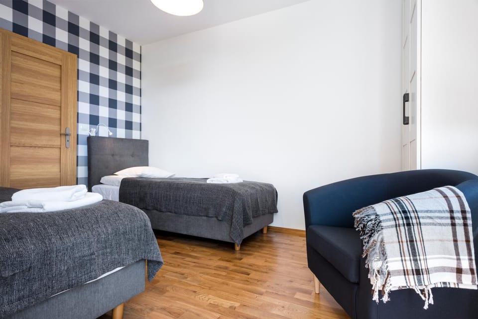 Bed, Day, Summer, Other, Other, Photo of the whole room, Decorative detail, Seating area, Bedroom, On site, City view, City view, Street view, Street view, Area and facilities