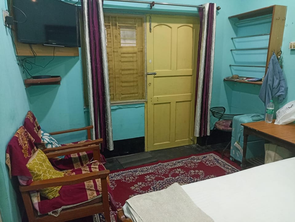 Kiran Guest House Bed and Breakfast in Kolkata