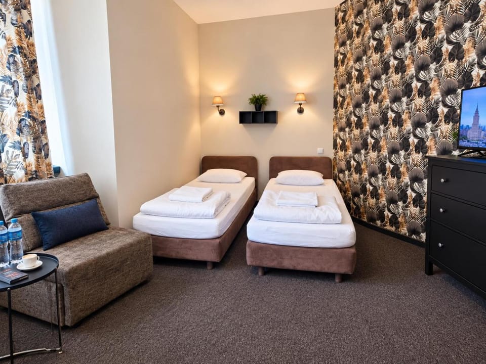 Helvetia Plus B&B - PRIVATE ROOMS and APARTMENTS Bed and Breakfast in Warsaw