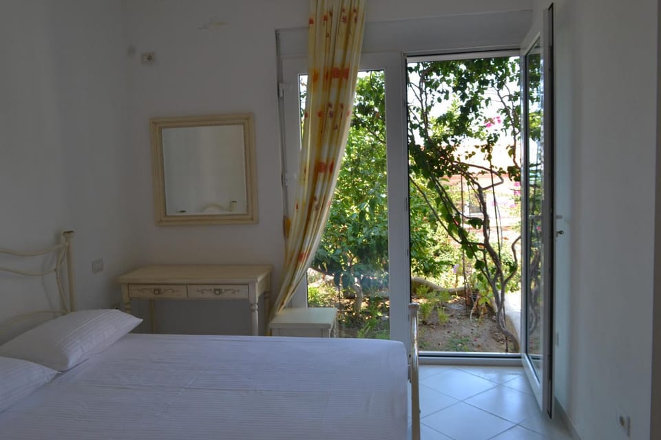 Vila 15 Bougainville Villa in Sarandë