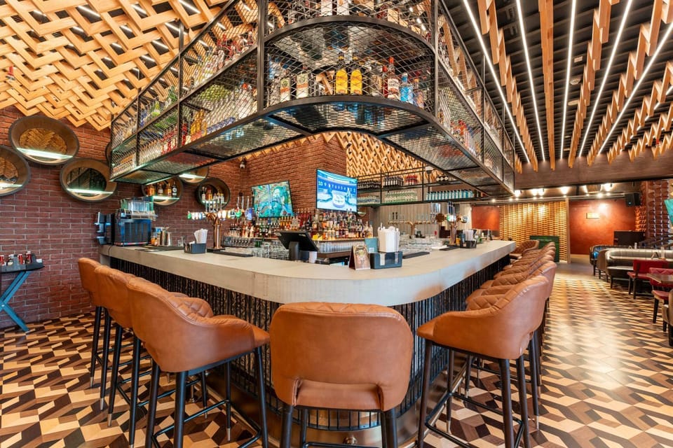 Restaurant/places to eat, Food and drinks