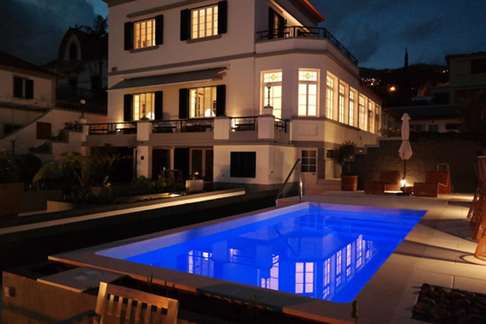 Property building, Facade/entrance, Swimming pool, Swimming pool