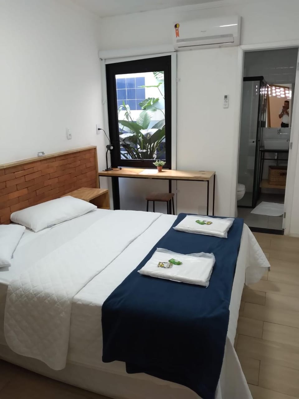 Bed, Bathroom, TV and multimedia, Bedroom, internet, towels, air conditioner