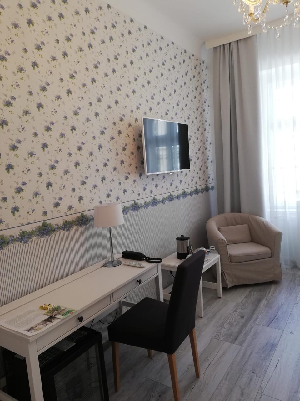 TV and multimedia, Seating area