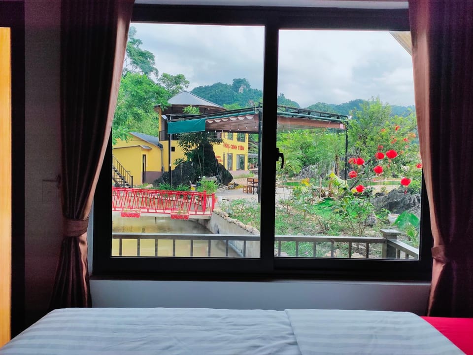 Bed, Day, Natural landscape, View (from property/room), Balcony/Terrace, Garden view, Mountain view