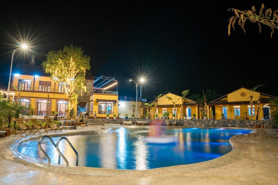 Property building, Night, Swimming pool, sunbed