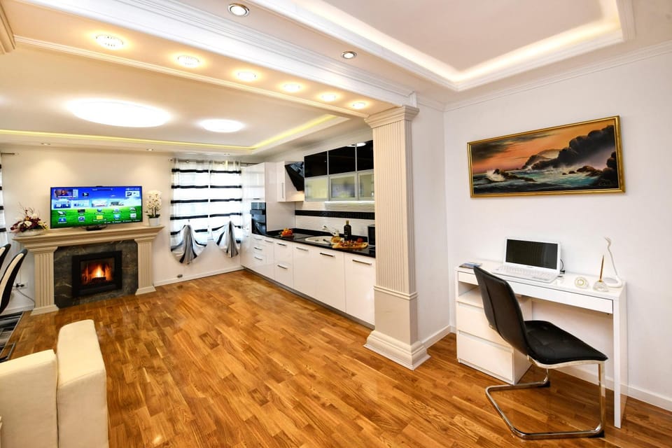 Communal lounge/ TV room, TV and multimedia, Photo of the whole room