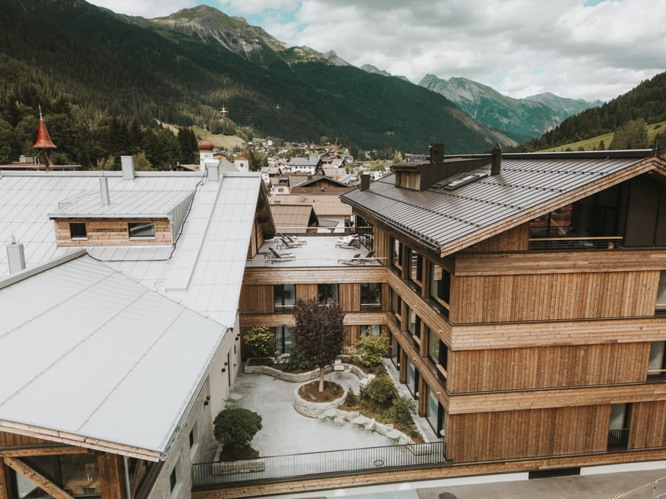 Property building, Day, Natural landscape, Bird's eye view, Summer, Mountain view