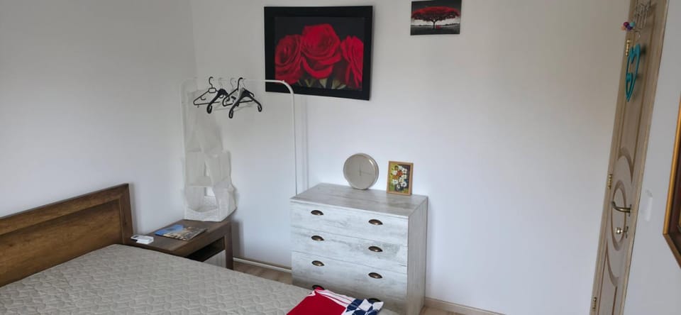 Bedroom, wardrobe
