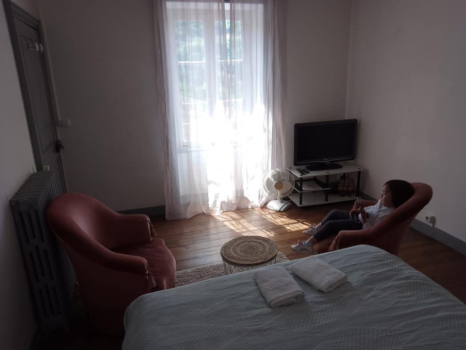 TV and multimedia, Photo of the whole room