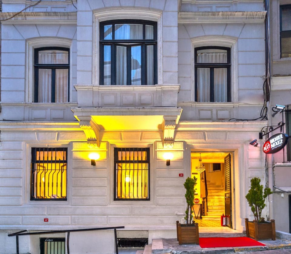 Property building, Facade/entrance, Day