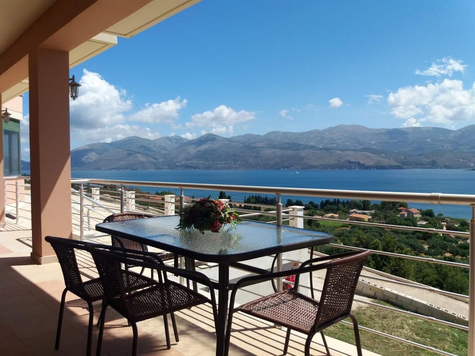 View (from property/room), Balcony/Terrace, Sea view