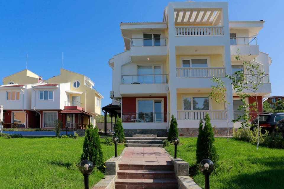Facade/entrance, Day, Summer, Garden view, Landmark view