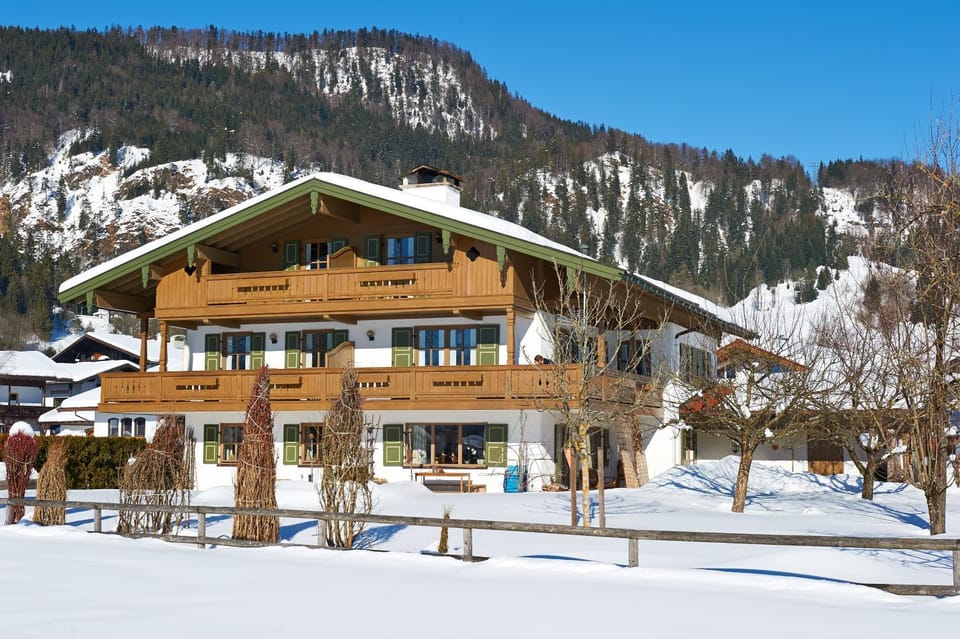 Facade/entrance, Bird's eye view, Area and facilities