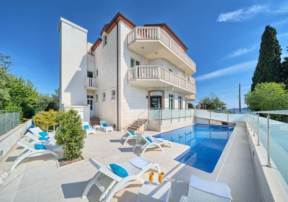 Property building, Swimming pool