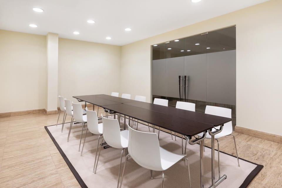 Meeting/conference room