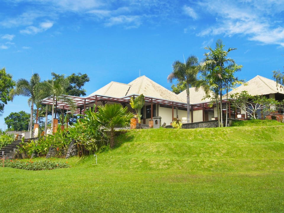 Restaurant/places to eat, Garden view, Mountain view