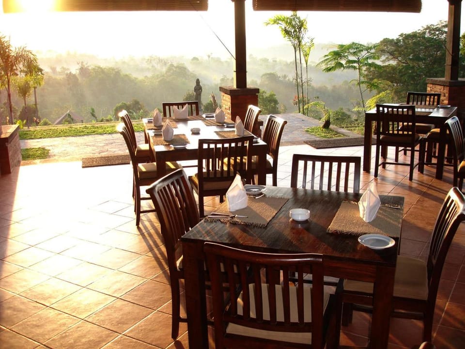 Restaurant/places to eat, Restaurant/places to eat