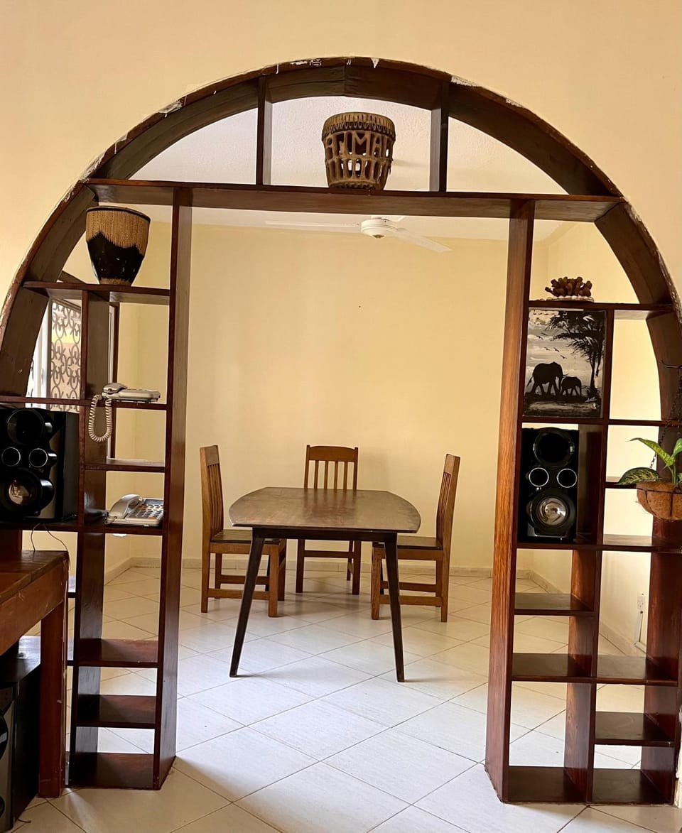 Akogo House - BnB , Hostel, Backpackers & Volunteer Center Hostel in Mombasa