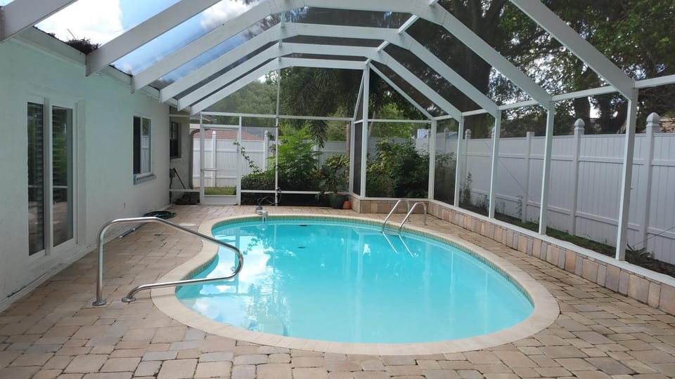 Swimming pool, Swimming pool