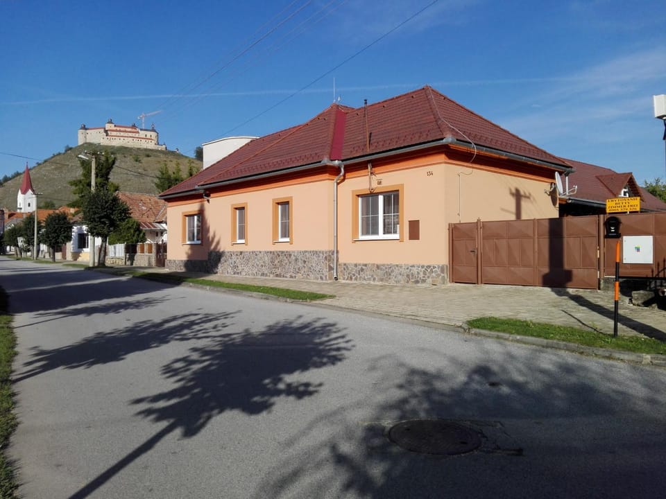 Facade/entrance, Landmark view