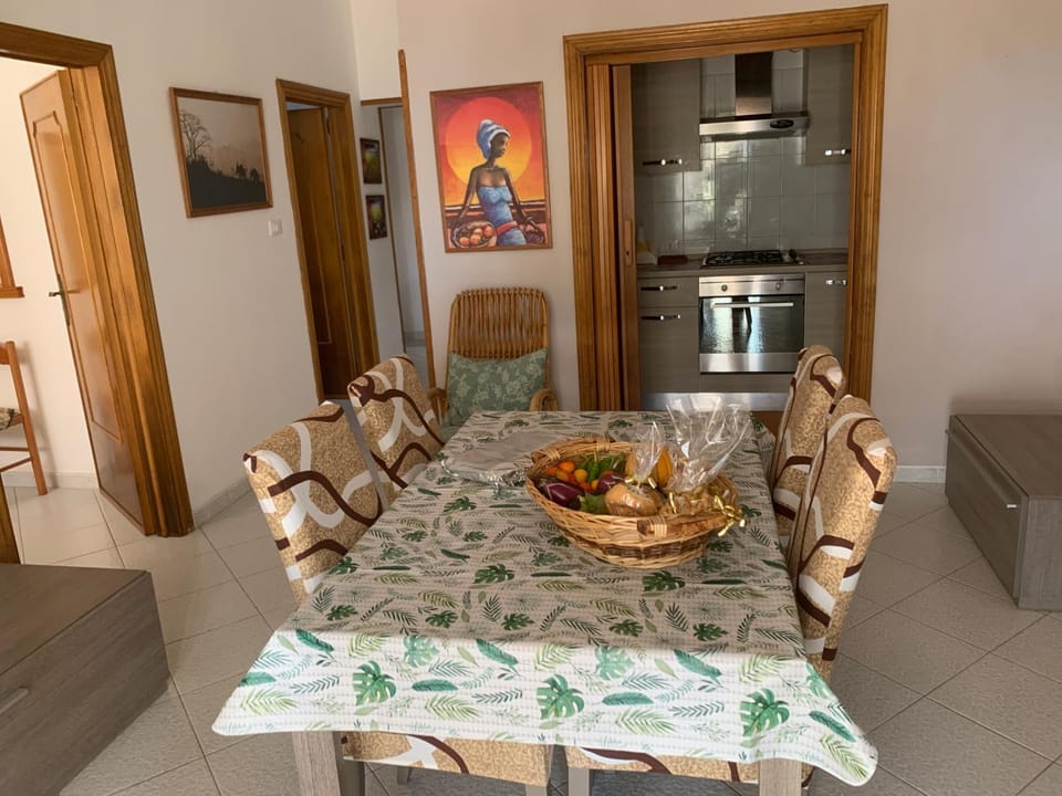 Communal lounge/ TV room, Dining area