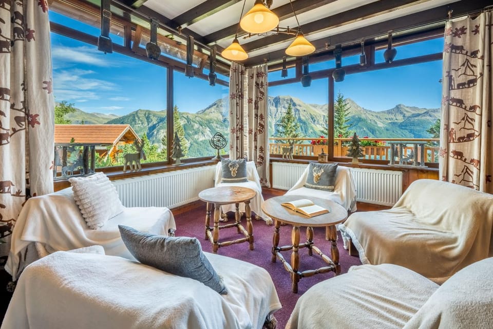 Natural landscape, Living room, Lounge or bar, Mountain view