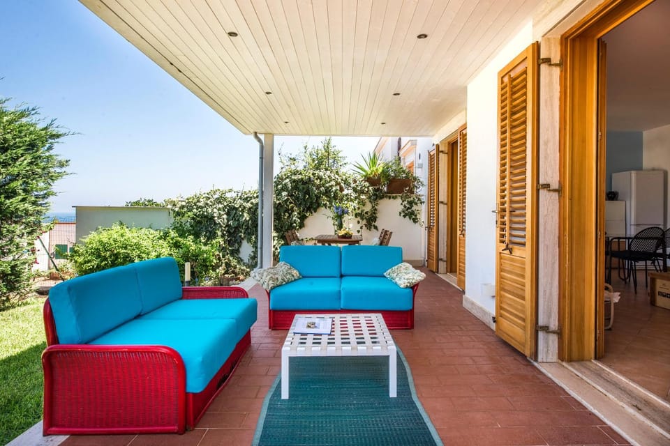 Natural landscape, View (from property/room), Balcony/Terrace, Seating area, Dining area