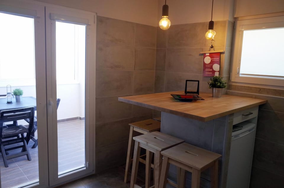 Kitchen or kitchenette