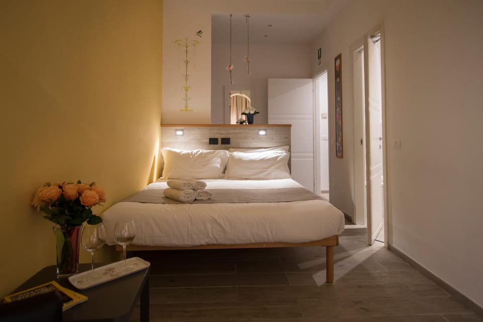 Raffaela's Suite & Rooms Vatican Guest House Bed and Breakfast in Rome
