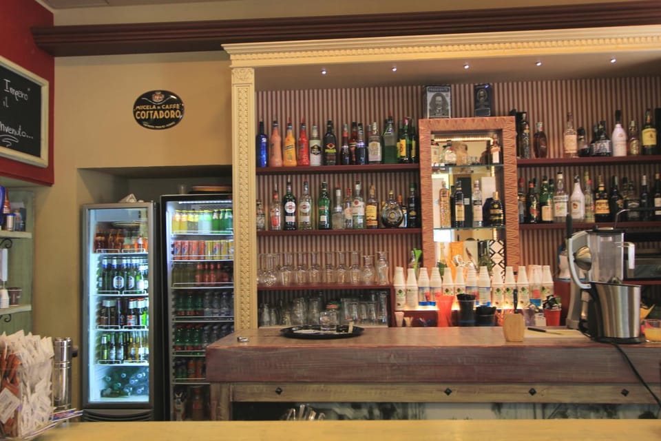 Restaurant/places to eat, Breakfast, Continental breakfast, Italian breakfast