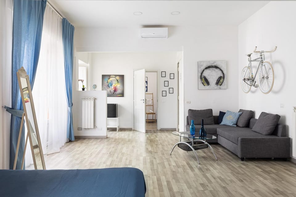 Living room, Seating area, air conditioner