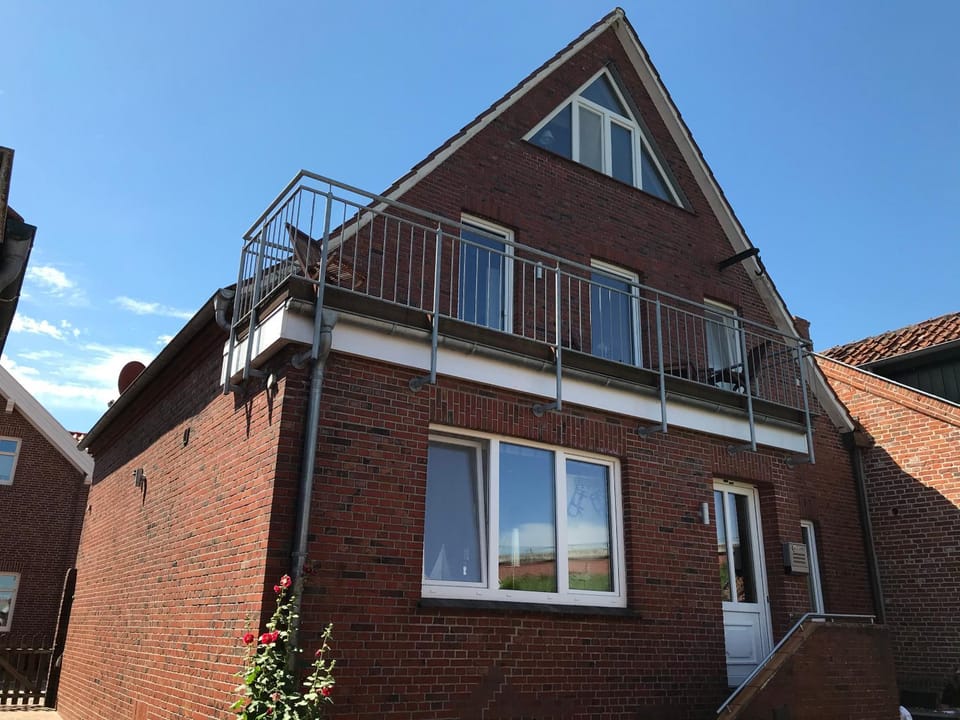 Property building, Facade/entrance, Balcony/Terrace