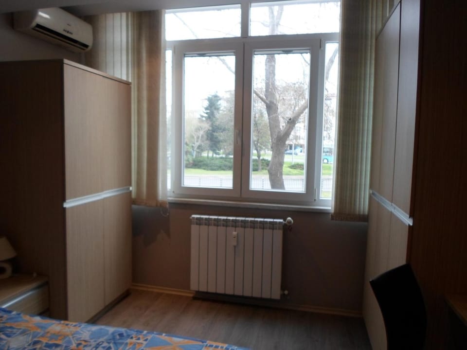 Bedroom, wardrobe