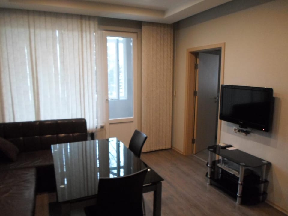 Living room, Seating area, Dining area, air conditioner