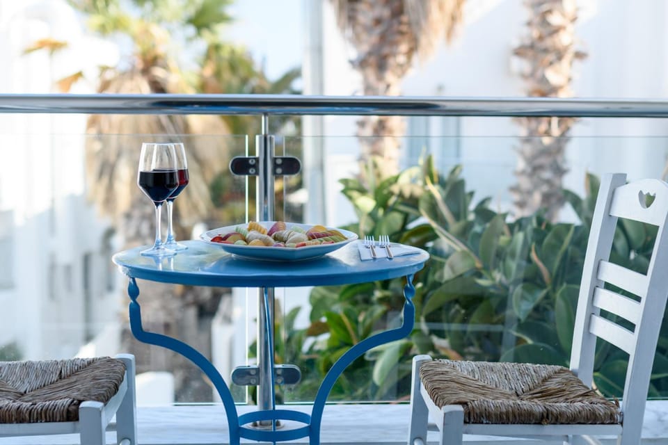 Day, Balcony/Terrace, Food and drinks, Food, Garden view, Drinks, Alcoholic drinks