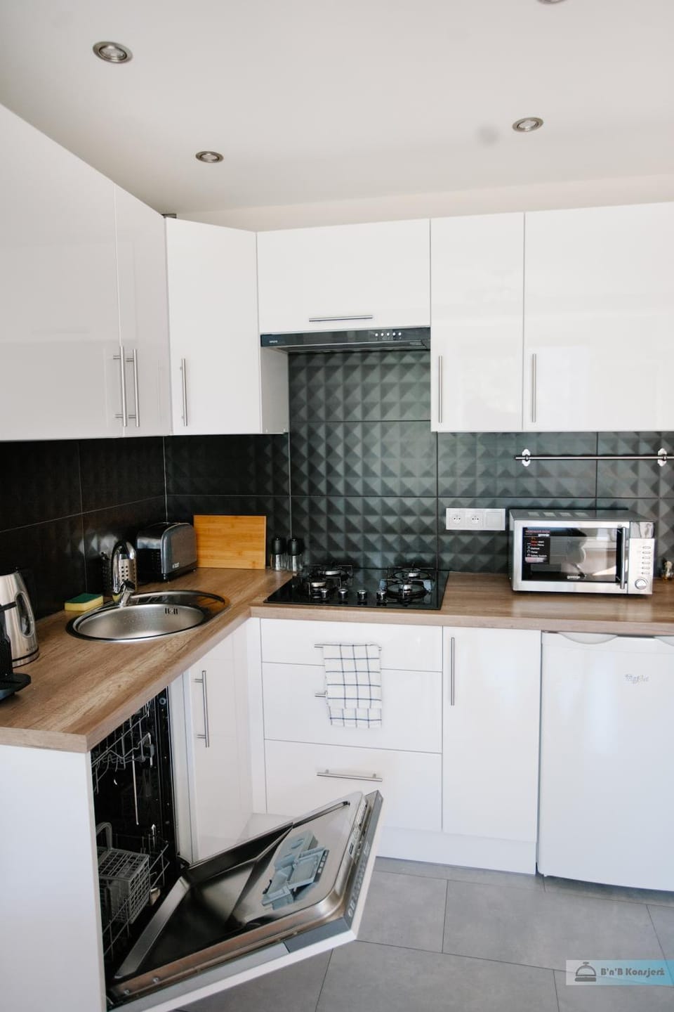 Kitchen or kitchenette