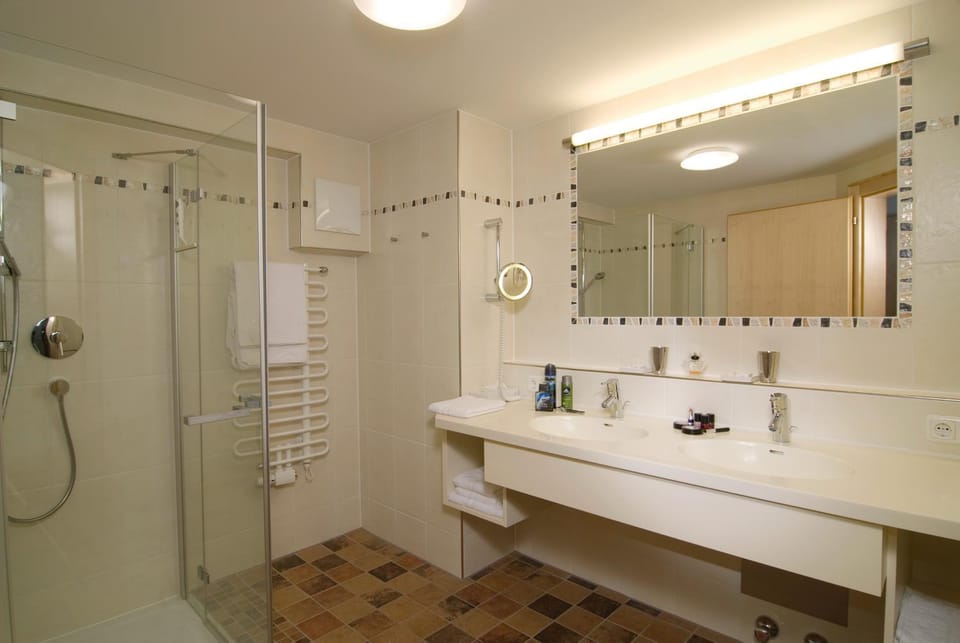 Bathroom, Decorative detail