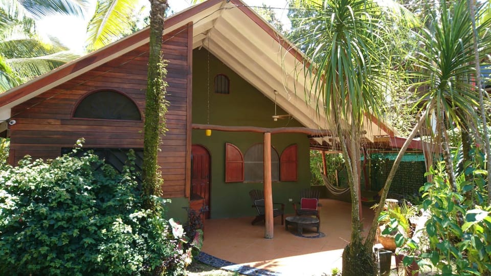 Property building, Patio, Facade/entrance